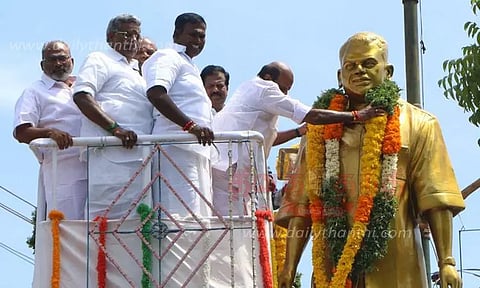 மூப்பனார் சிலைக்கு மாலை