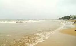 ஜூகு கடலில் ஜெல்லி மீன்கள்; பொது மக்களுக்கு மாநகராட்சி எச்சரிக்கை