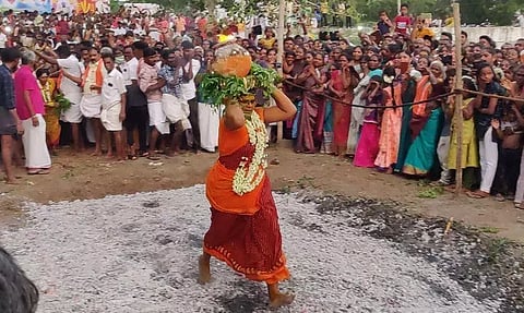 மாரியம்மன் கோவிலில் தீமிதி திருவிழா