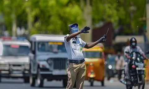 நாளை முதல் 3 நாட்கள் கிண்டி காந்தி மண்டபம் பாலம் ஒரு வழிப்பாதையாக இயங்குமென அறிவிப்பு