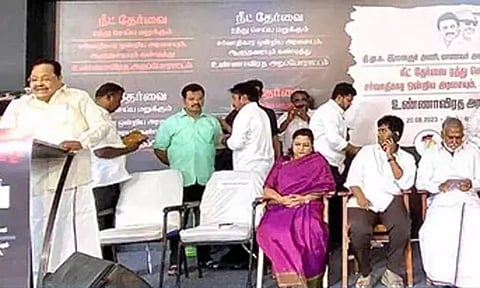 நீட் தேர்வு ஒழிய காரணமாக இருந்தவர் உதயநிதி என்ற வரலாறு உருவாகும் - அமைச்சர் துரைமுருகன் பேச்சு