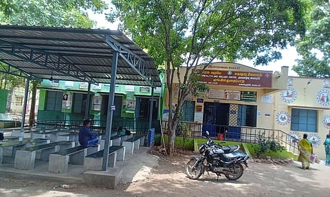 இரவு நேரத்தில் சிகிச்சை அளிக்க டாக்டர்கள் இல்லை: மூங்கில்துறைப்பட்டு ஆரம்ப சுகாதார நிலையத்தை மேம்படுத்த வேண்டுகோள்