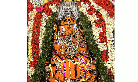 திருவப்பூர் முத்துமாரியம்மன் கோவிலில் பக்தர்கள் சிறப்பு வழிபாடு