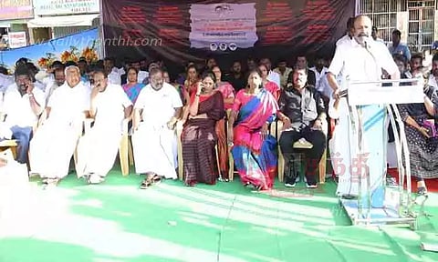 நீட் தேர்வு ரத்து செய்யப்படும் வரை தி.மு.க. தொடர்ந்து போராடும்-உண்ணாவிரத போராட்டத்தில் அமைச்சர் கே.ஆர்.பெரியகருப்பன் பேச்சு