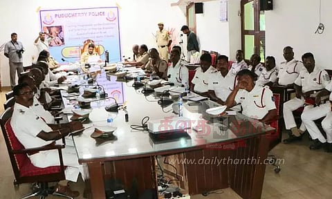 போக்குவரத்து போலீசாருக்கு பயிற்சி