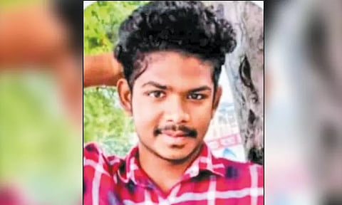 அம்பத்தூர் அருகே பிரியாணி வாங்கும் தகராறில் வாலிபர் வெட்டிக்கொலை