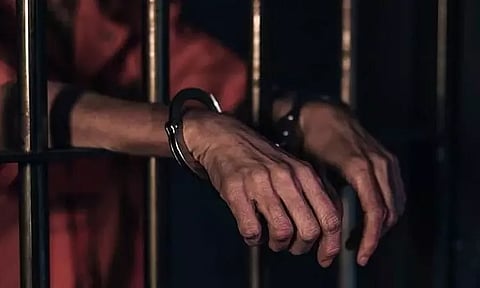 வேளச்சேரி கல்லூரி மோதல் - 10 மாணவர்கள் கைது