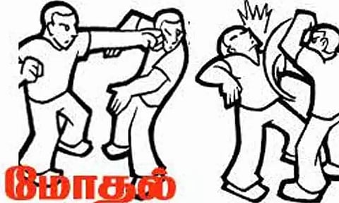 சென்டிரல் எதிரே கல்லூரி மாணவர்கள் மோதல் - கத்திக்குத்து - 3 பேர் கைது