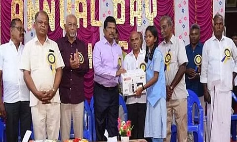 ஆறுமுகநேரியில்பள்ளி ஆண்டு விழா