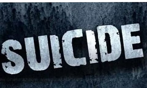 பிளஸ்-1 மாணவர் அரசாலாற்றில் குதித்து தற்கொலை