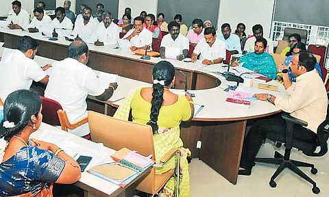 வாக்குச்சாவடி மையங்கள் மறுசீரமைப்பு கூட்டம் கலெக்டர் தலைமையில் நடந்தது