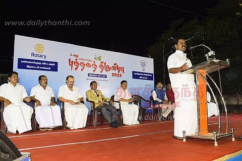 புத்தக வாசிப்பு பழக்கம் நல்ல வழிகாட்டியாக இருக்கும்