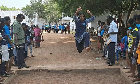 பள்ளி மாணவிகளுக்கான தடகள போட்டிகள்