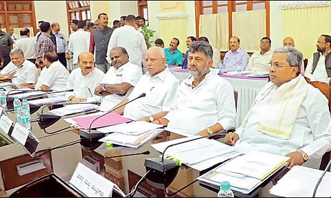 காவிரி நீர் விவகாரம்: கர்நாடகாவில் அனைத்துக்கட்சி கூட்டம் - பிரதமர் மோடியை சந்தித்து முறையிட முடிவு