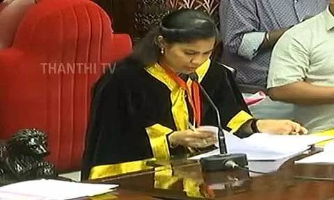 சாலைகளில் கேட்பாரற்று நிற்கும் வாகனங்களுக்கு அபராதம் - சென்னை மாநகராட்சி நிர்வாகம் முடிவு