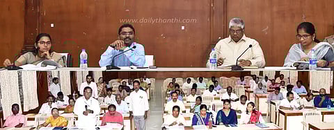 துறை அலுவலர்கள் முனைப்புடன் செயல்பட வேண்டும்