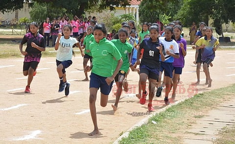 கிருஷ்ணகிரியில்பள்ளி மாணவர்களுக்கு சரக அளவிலான தடகள போட்டிகள்