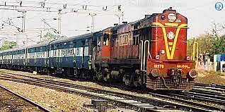 வாரம் இருமுறை இயக்கப்படும் எர்ணாகுளம்-வேளாங்கண்ணி ரெயிலை சிவகங்கையில் நிறுத்த வேண்டும்-பயணிகள் கோரிக்கை