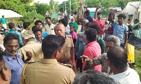 நீர்நிலை ஆக்கிரமிப்புகளை அகற்ற விவசாயிகள் எதிர்ப்பு