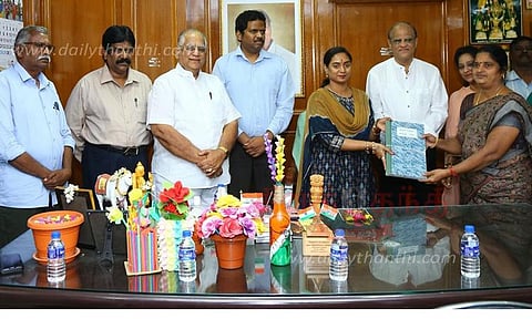 அங்கன்வாடி பணியாளர்களுக்கு கையேடு