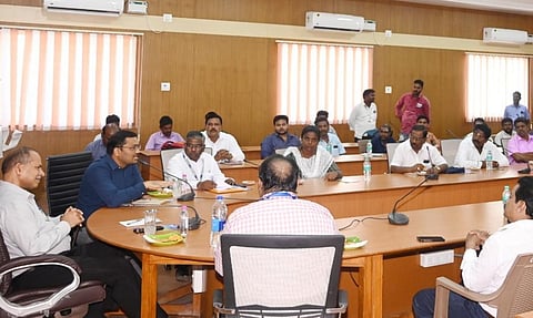 பல்வேறு கடன் உதவிகளை வழங்கி தொழில் முனைவோர்களை உருவாக்கி வருகிறது