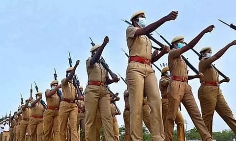 போலீஸ் பணிக்கான எழுத்துத்தேர்வு:2 மையங்களில் 3,567 பேர் எழுதுகிறார்கள்