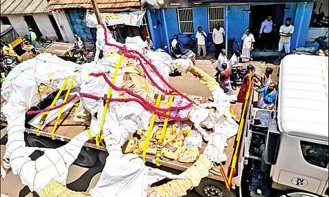 உலகிலேயே மிகப்பெரிய நடராஜர் சிலை: சுவாமிமலையில் இருந்து டெல்லிக்கு அனுப்பி வைப்பு