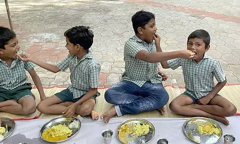 பொள்ளாச்சி நகராட்சி, பேரூராட்சி, ஊராட்சிகளில் 364 பள்ளிகளில் காலை உணவு திட்டம்