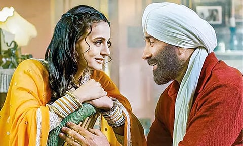 22 ஆண்டுகளுக்குப் பின் வெளியாகி வசூல் வேட்டை நடத்தும் 'கடார்-2'