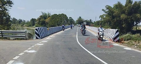 மூன்று பிரிவு சாலை முகப்பில் வேகத்தடை அமைக்கப்படுமா?