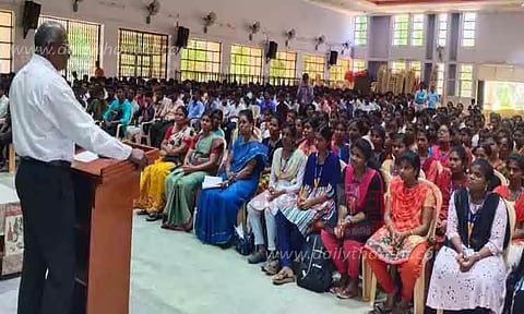 இணைய குற்றங்கள் பெருகி வருகிறது