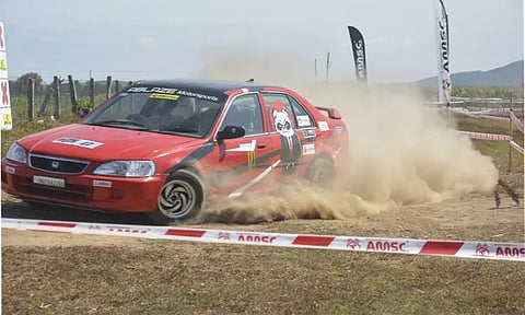 சிக்கமகளூருவில் தேசிய அளவிலான கார் பந்தய போட்டி