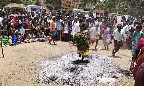 முத்துமாரியம்மன் கோவில் தீ மிதி விழா