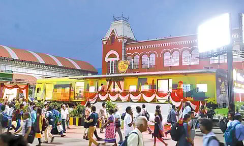 சென்டிரல் ரெயில் நிலையத்தில் ரெயில் பெட்டி உணவகம் திறப்பு