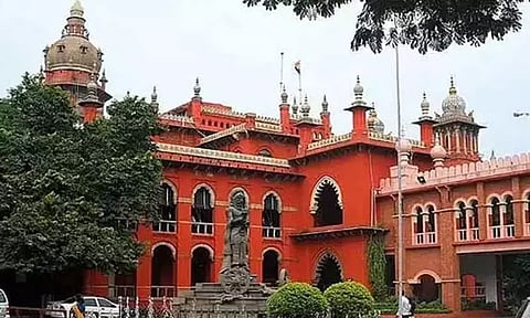 3-வது பிரசவத்துக்கு பேறுகால விடுப்பு கேட்க முடியாது - சென்னை ஐகோர்ட்டு தீர்ப்பு