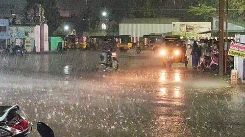 வெளுத்து வாங்கிய கனமழையால் விவசாயிகள் மகிழ்ச்சி