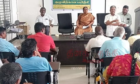 அங்கக பண்ணையம் குறித்து விவசாயிகளுக்கு பயிற்சி