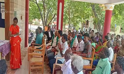 மலைப்பகுதியில் கடைகள் அமைப்பது குறித்து தனிக்குழு