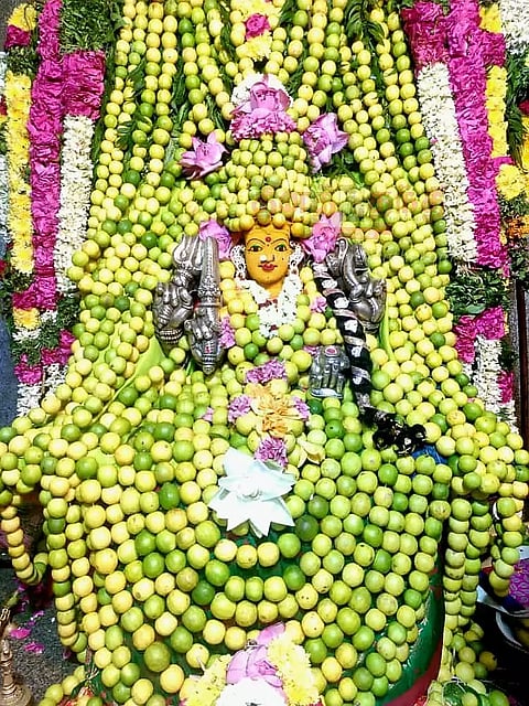 கோவில்களில் சிறப்பு பூஜை