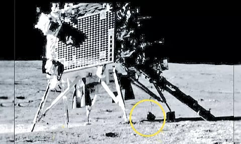 நிலவின் தென் துருவத்தில் விக்ரம் லேண்டரை புகைப்படம் எடுத்த பிரக்யான் ரோவர்