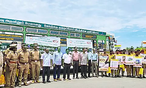 சாலை பாதுகாப்பு விழிப்புணர்வு நிகழ்ச்சி போக்குவரத்து துறை சார்பில் நடந்தது