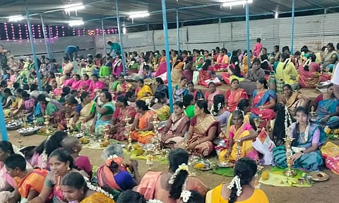 கதிர் காமேஸ்வரி அம்மன் கோவிலில்குத்துவிளக்கு பூஜை