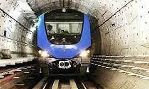 மெட்ரோ ரெயில் திட்டம்: சென்னை கலங்கரை விளக்கம் முதல் திருமயிலை வரை சுரங்கம் தோண்டும் பணி இன்று தொடக்கம்