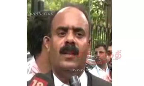 அரசியலில் இருந்து ரேவண்ணா குடும்பத்தை வெளியேற்ற வேண்டும்; வக்கீல் தேவராஜ்கவுடா பேட்டி