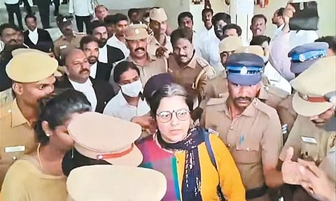 சீமான் மீதான புகார் நடிகை விஜயலட்சுமி திருவள்ளூர் கோர்ட்டில் ஆஜர்