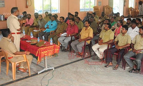 வெளி மாநில ஆட்டோக்கள் இயக்க தடை விதிக்க வேண்டும்