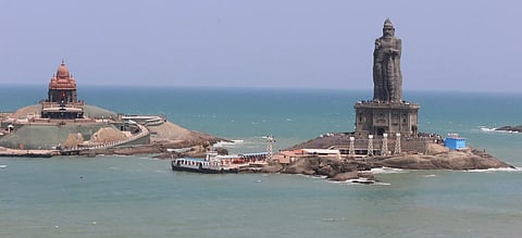 விவேகானந்தர் மண்டபத்துக்கு படகு போக்குவரத்து தாமதம்