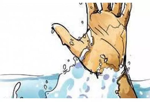 காவிரி ஆற்றில் மூழ்கி கல்லூரி மாணவர் பலி