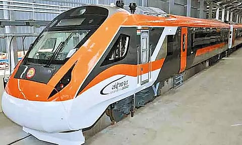 சென்னை - நெல்லை இடையே வந்தே பாரத் ரெயில் சேவை நவம்பரில் தொடங்கும்: தெற்கு ரெயில்வே அதிகாரிகள் தகவல்