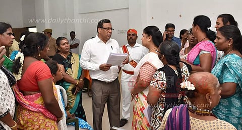 சேலம் கலெக்டர் அலுவலகத்தில்திருநங்கைகள் குறைதீர்க்கும் கூட்டம்